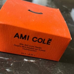 BNIB Ami Colé Skin Melt Loose Powder